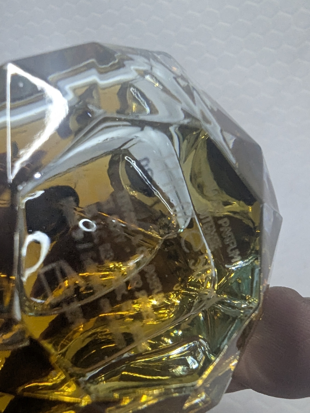 Faceted Glass Perfume Bottle with Amber Fragrance - Picture 3 of 4